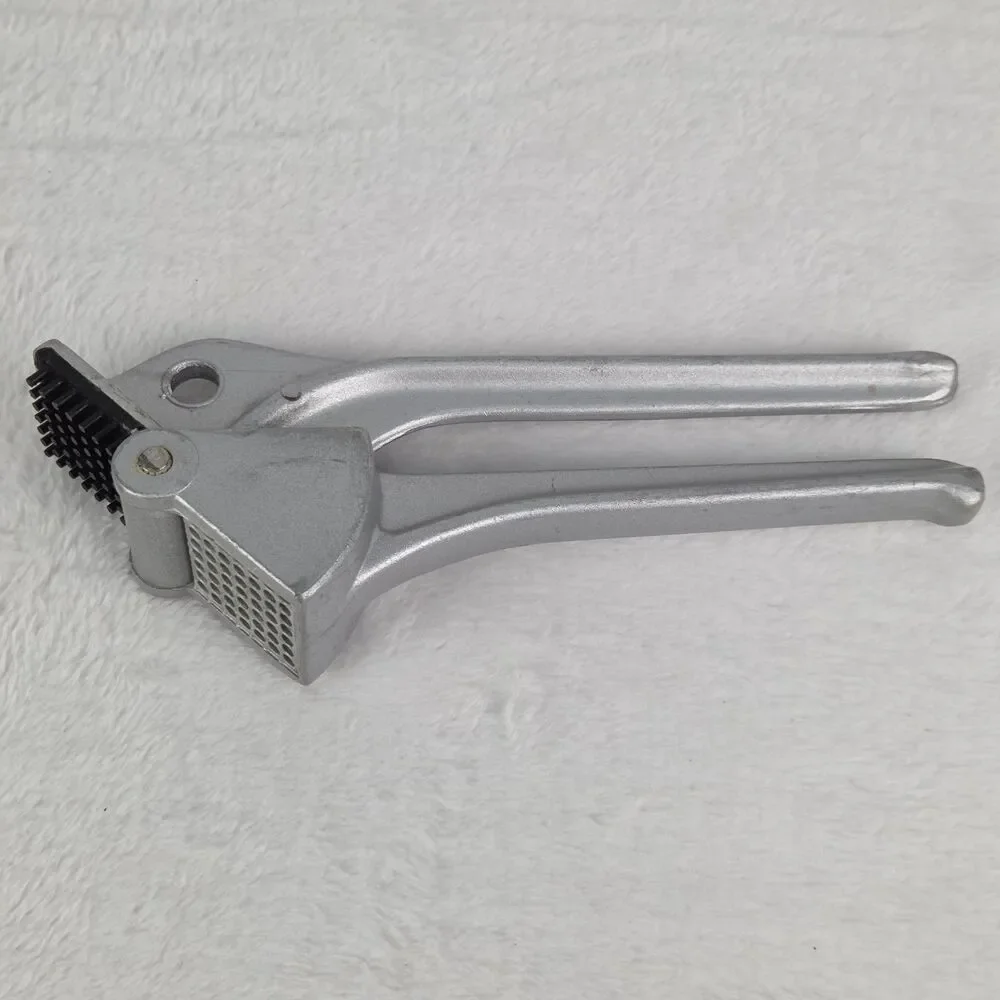Vintage‎ Aluminum Garlic Press – Made in Taiwan – Sturdy Kitchen Tool